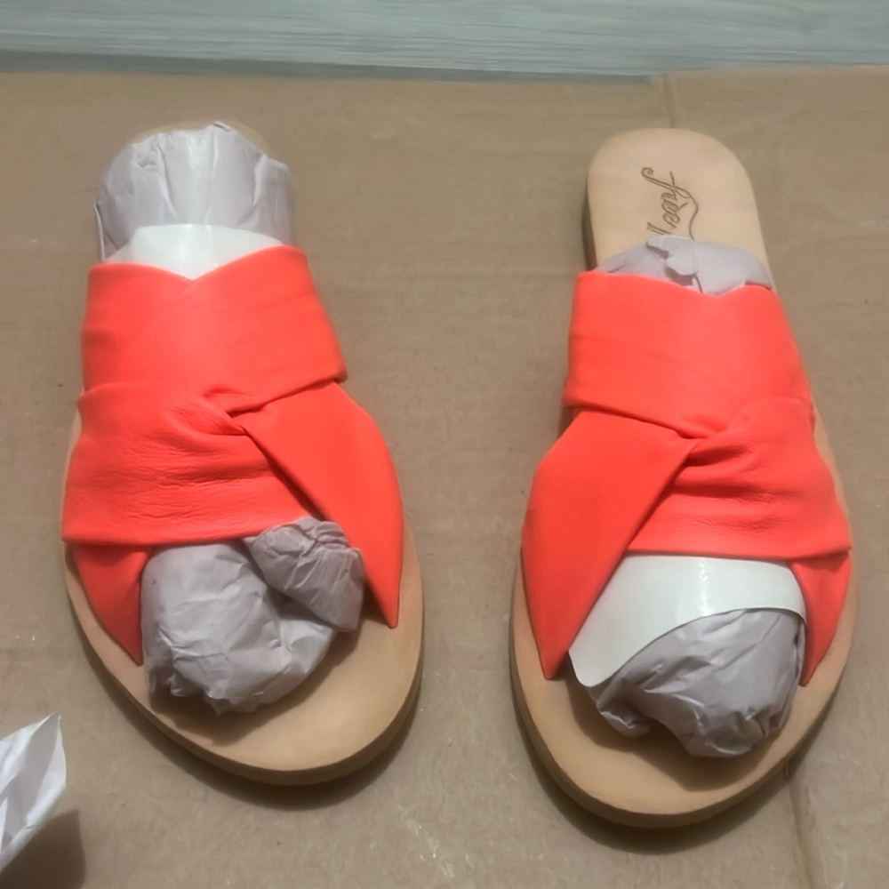FREE PEOPLE Pink sandals